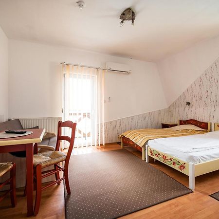 Hotel Sugas Sfantu Gheorghe  Luaran gambar