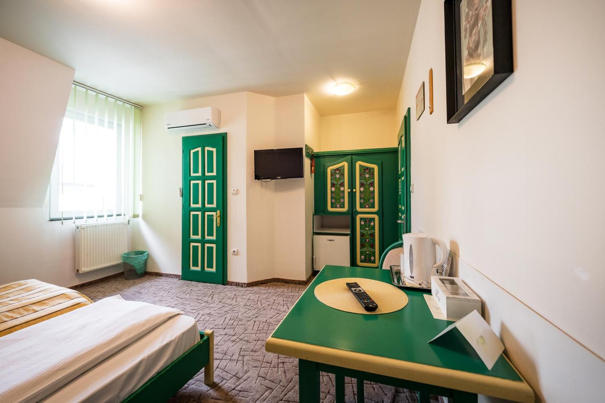 Hotel Sugas Sfantu Gheorghe  Luaran gambar