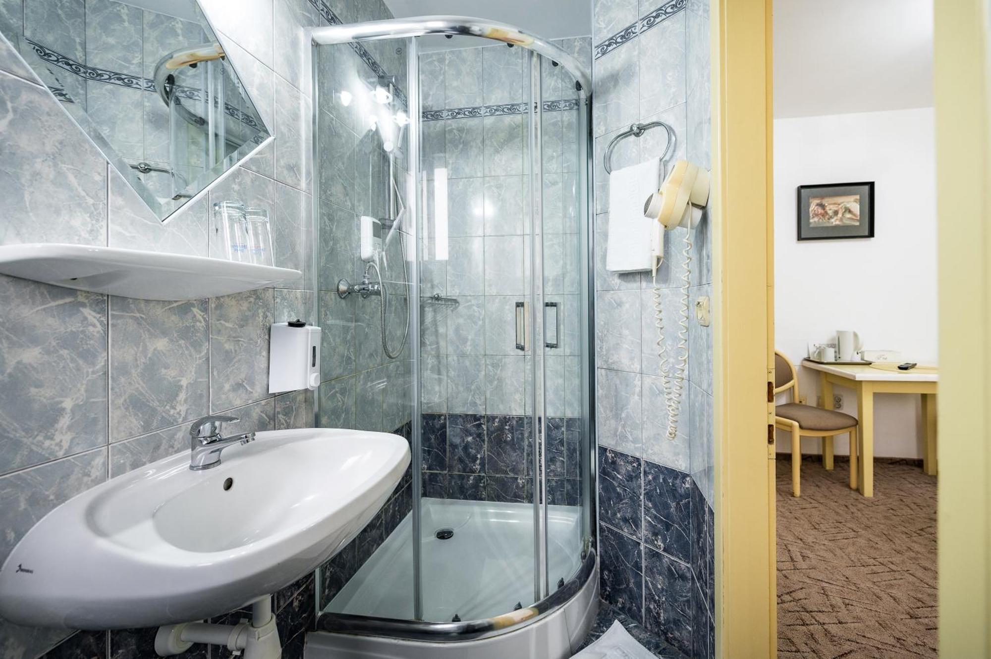 Hotel Sugas Sfantu Gheorghe  Luaran gambar
