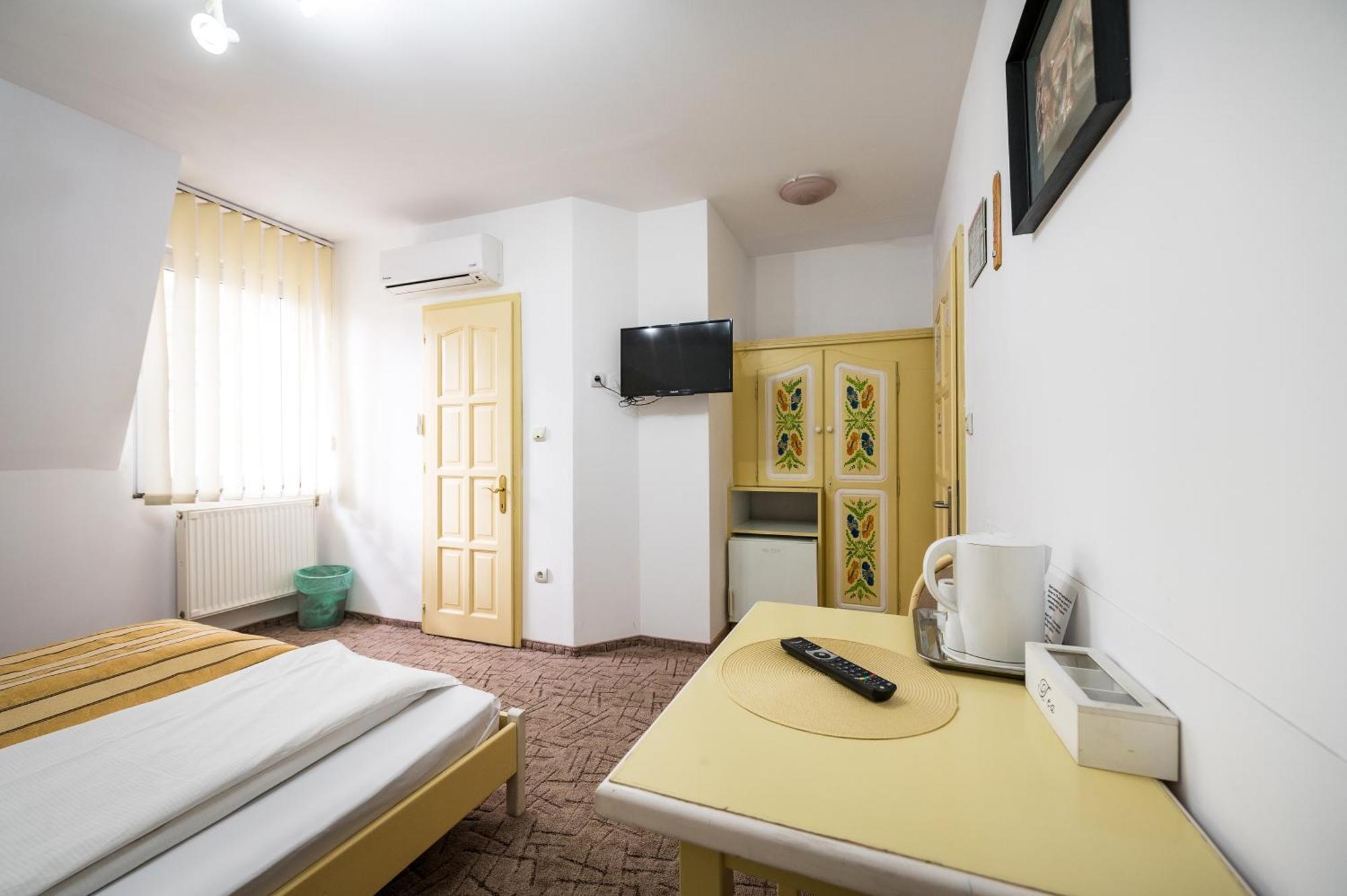 Hotel Sugas Sfantu Gheorghe  Luaran gambar