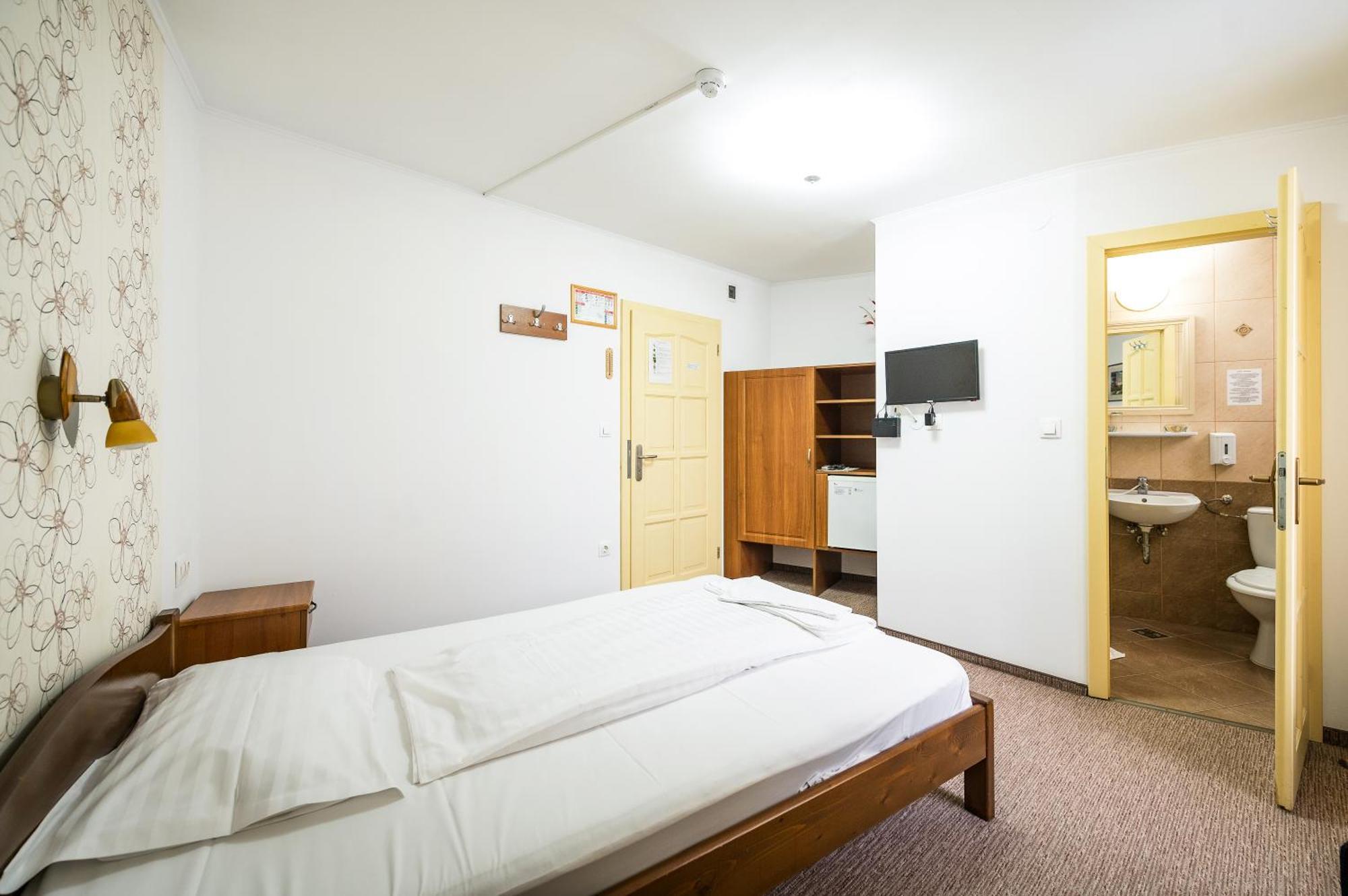 Hotel Sugas Sfantu Gheorghe  Luaran gambar