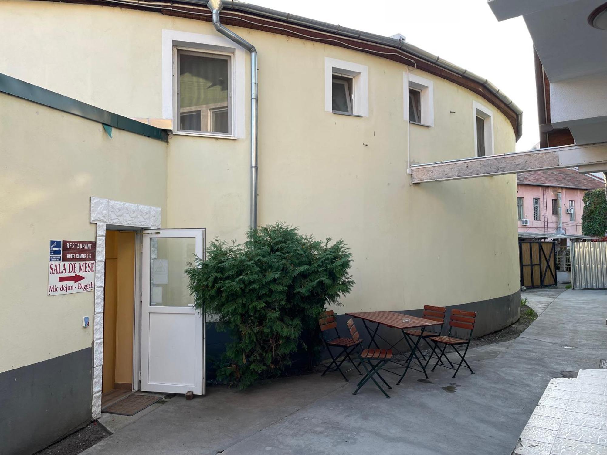 Hotel Sugas Sfantu Gheorghe  Luaran gambar