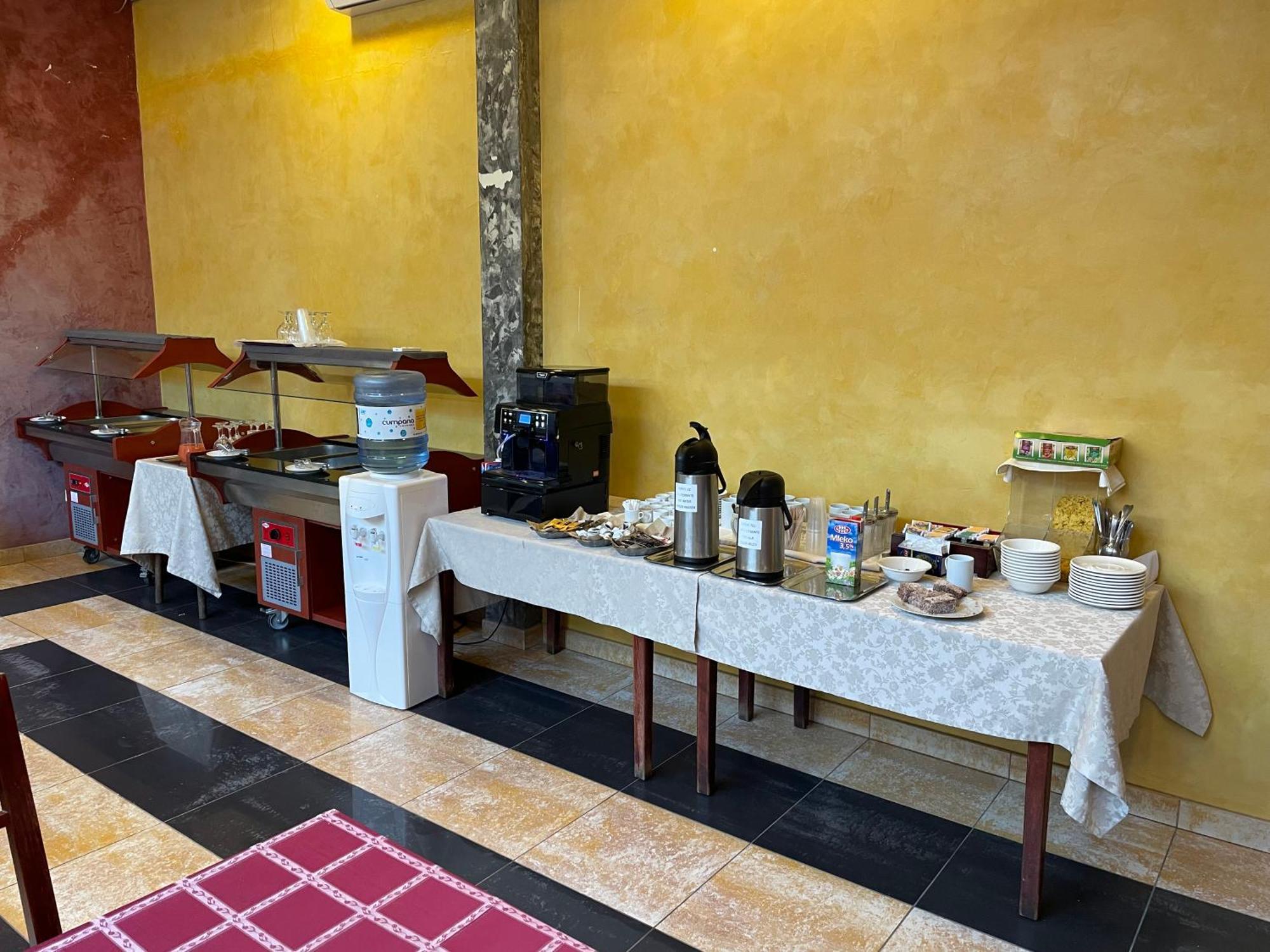Hotel Sugas Sfantu Gheorghe  Luaran gambar